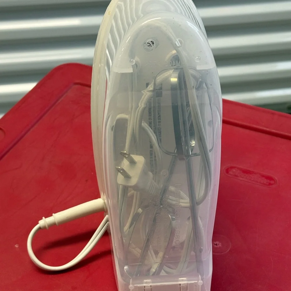 Like New Hamilton Beach 6-Speed Hand Mixer Snap-On Storage Case